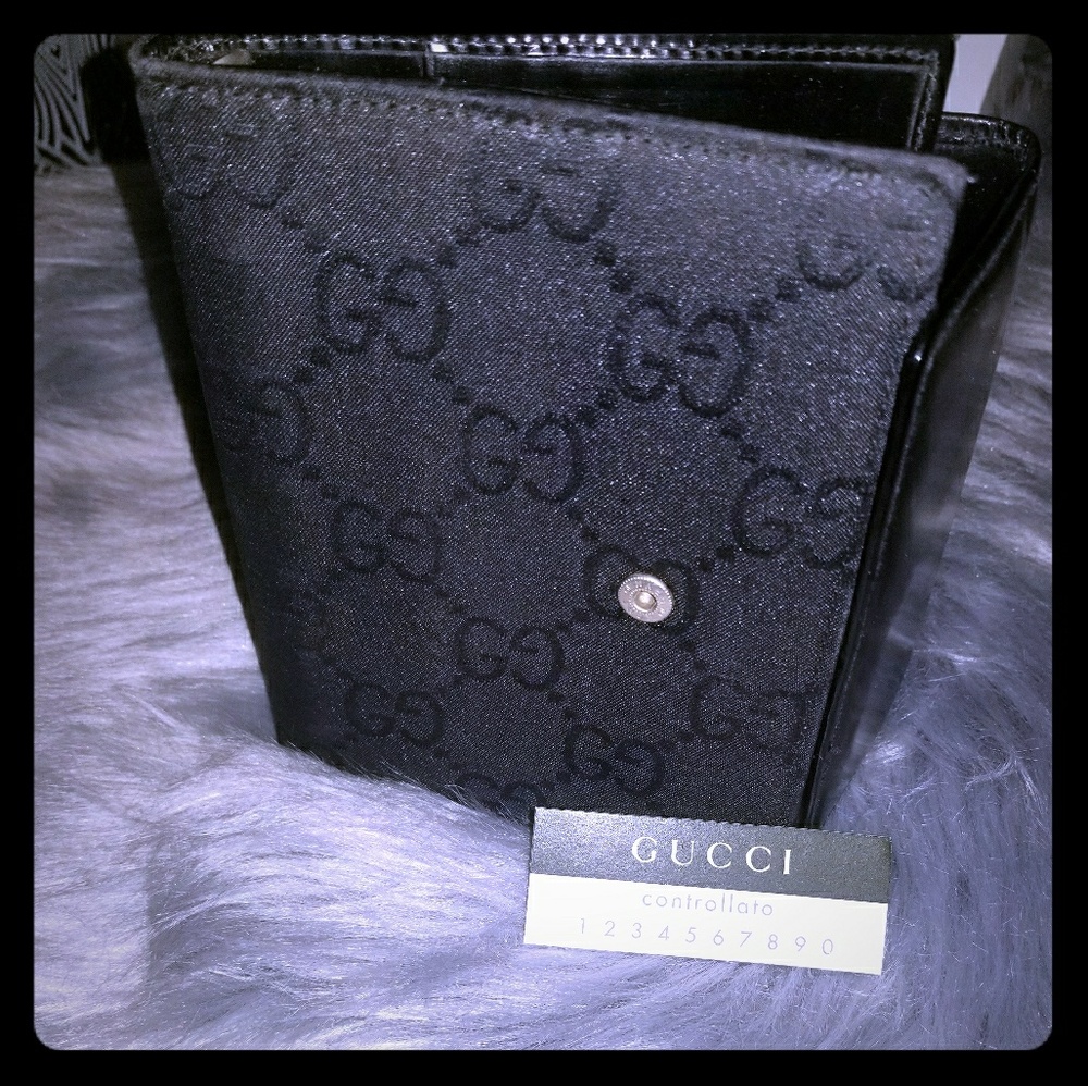 Gucci small notebook/binder